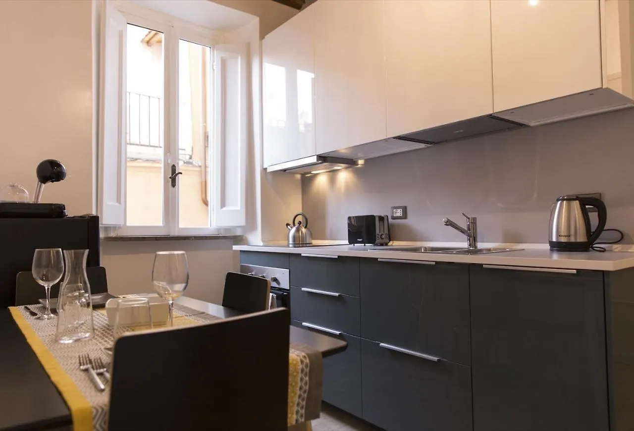 Cozy Apartment In Via Degli Spagnoli - Fromhometorome 0*, Rome