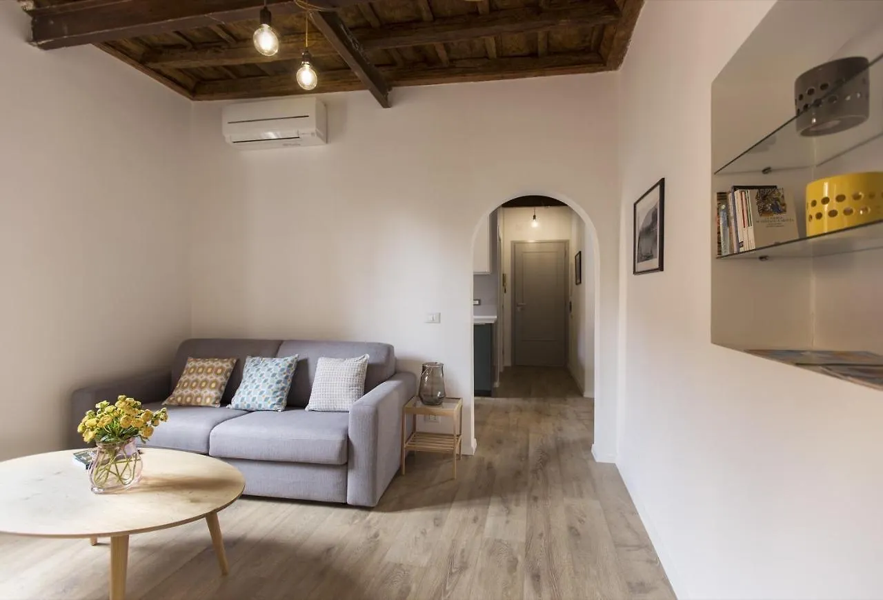 Cozy Apartment In Via Degli Spagnoli - FromhometoRzym Włochy
