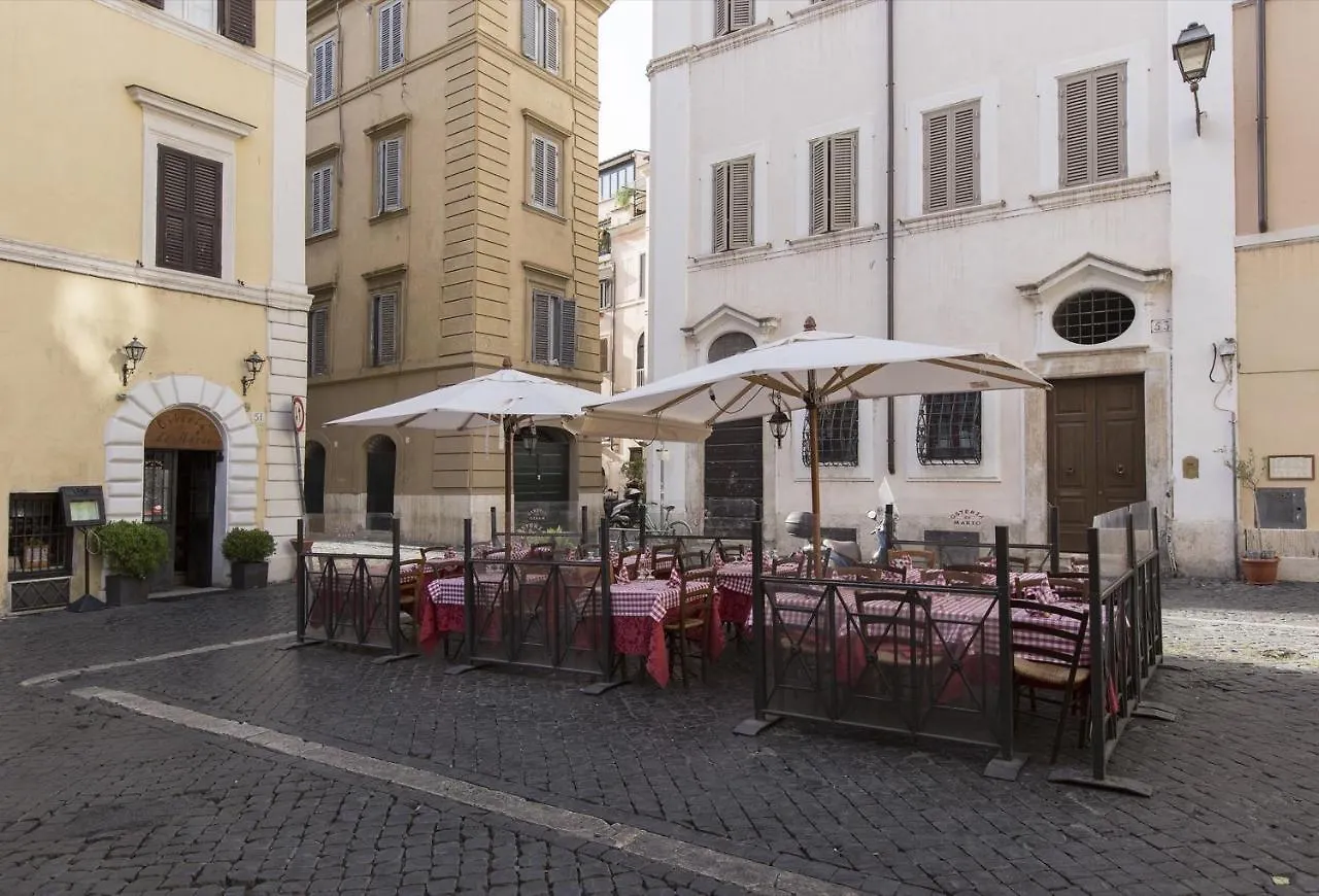 Cozy Apartment In Via Degli Spagnoli - FromhometoRzym